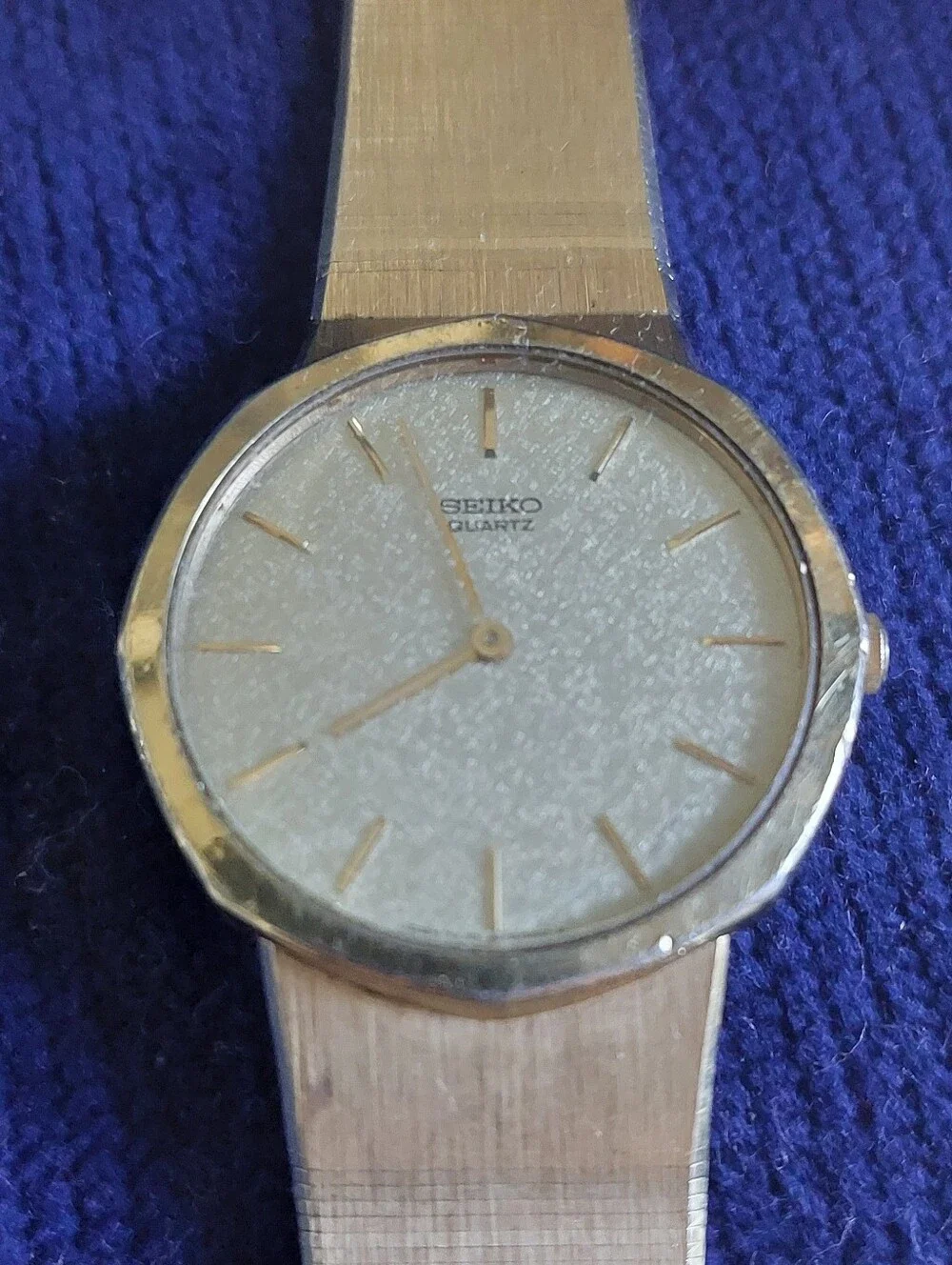 VTG 1983 Seiko Quartz Men’s Watch Gold Tone Textured Mesh Dial 7430-6000 Unisex